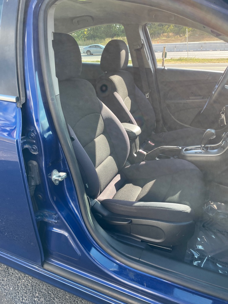 Photo 23 of this CHEVROLET CRUZE