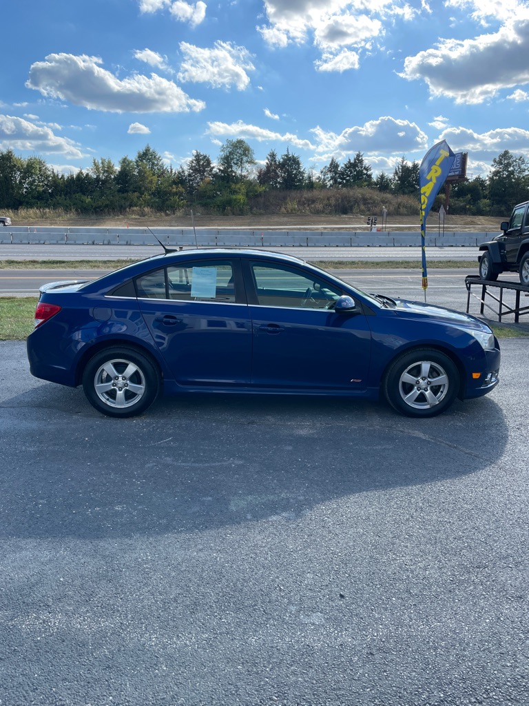 Photo 6 of this CHEVROLET CRUZE