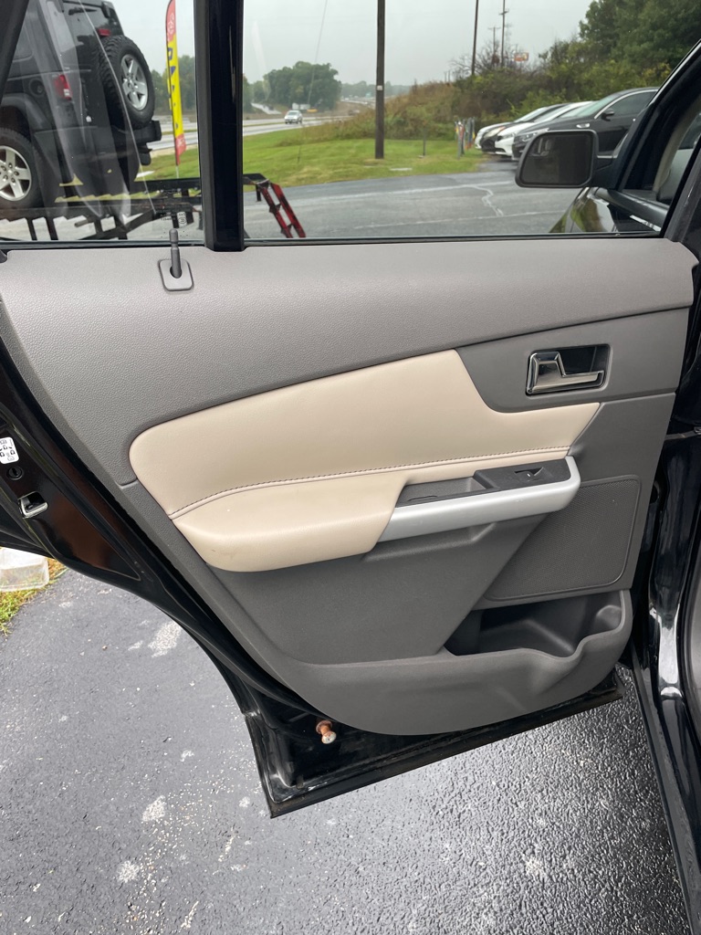 Photo 15 of this FORD EDGE