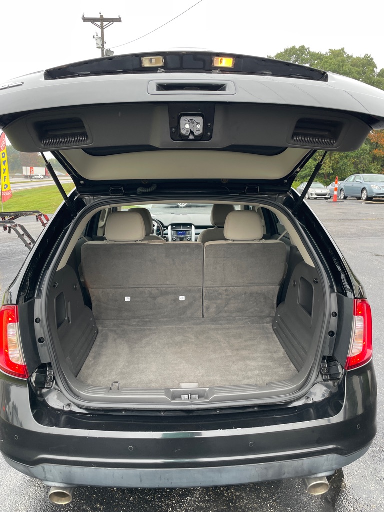 Photo 17 of this FORD EDGE