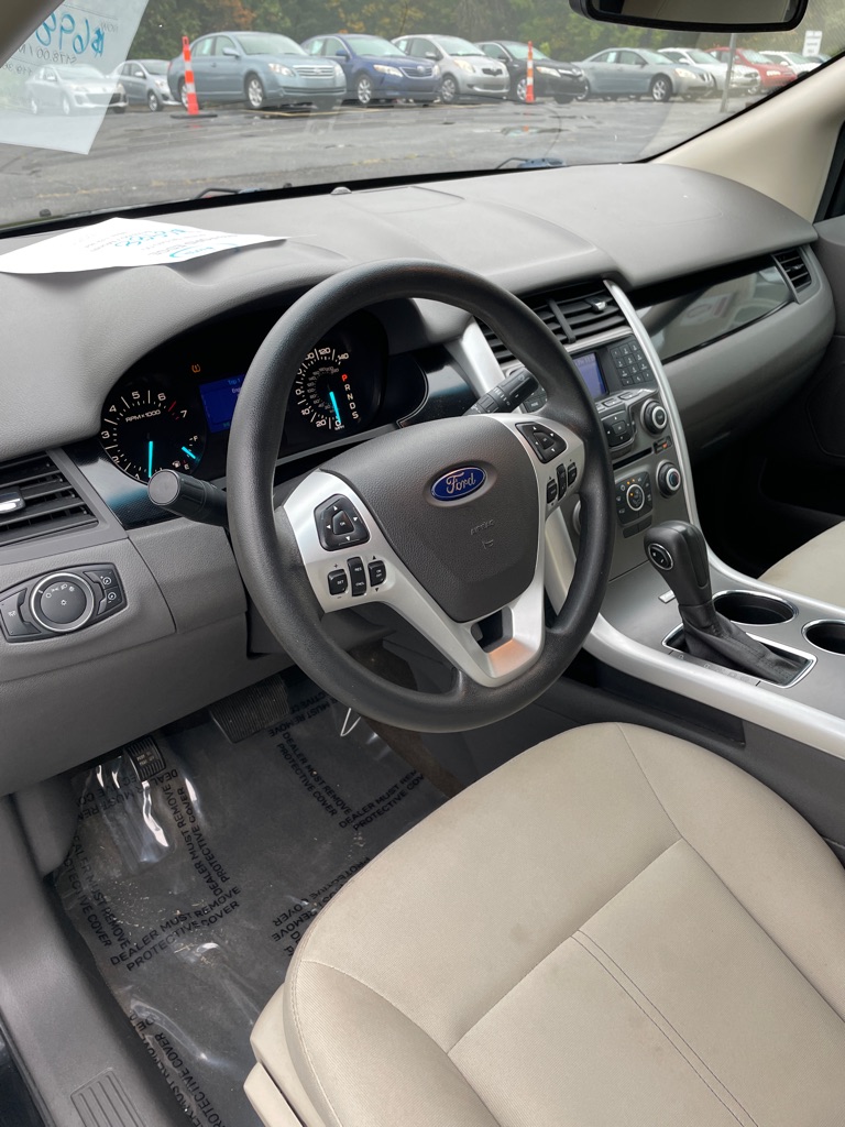 Photo 9 of this FORD EDGE