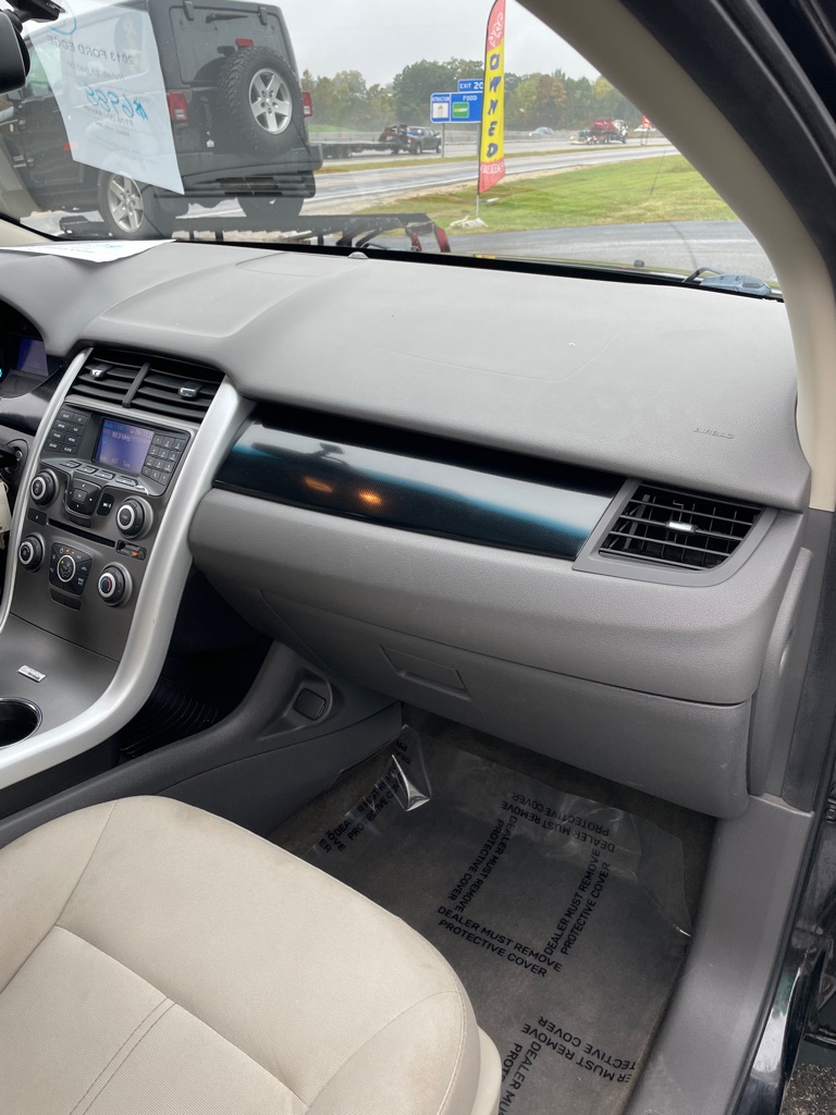 Photo 20 of this FORD EDGE