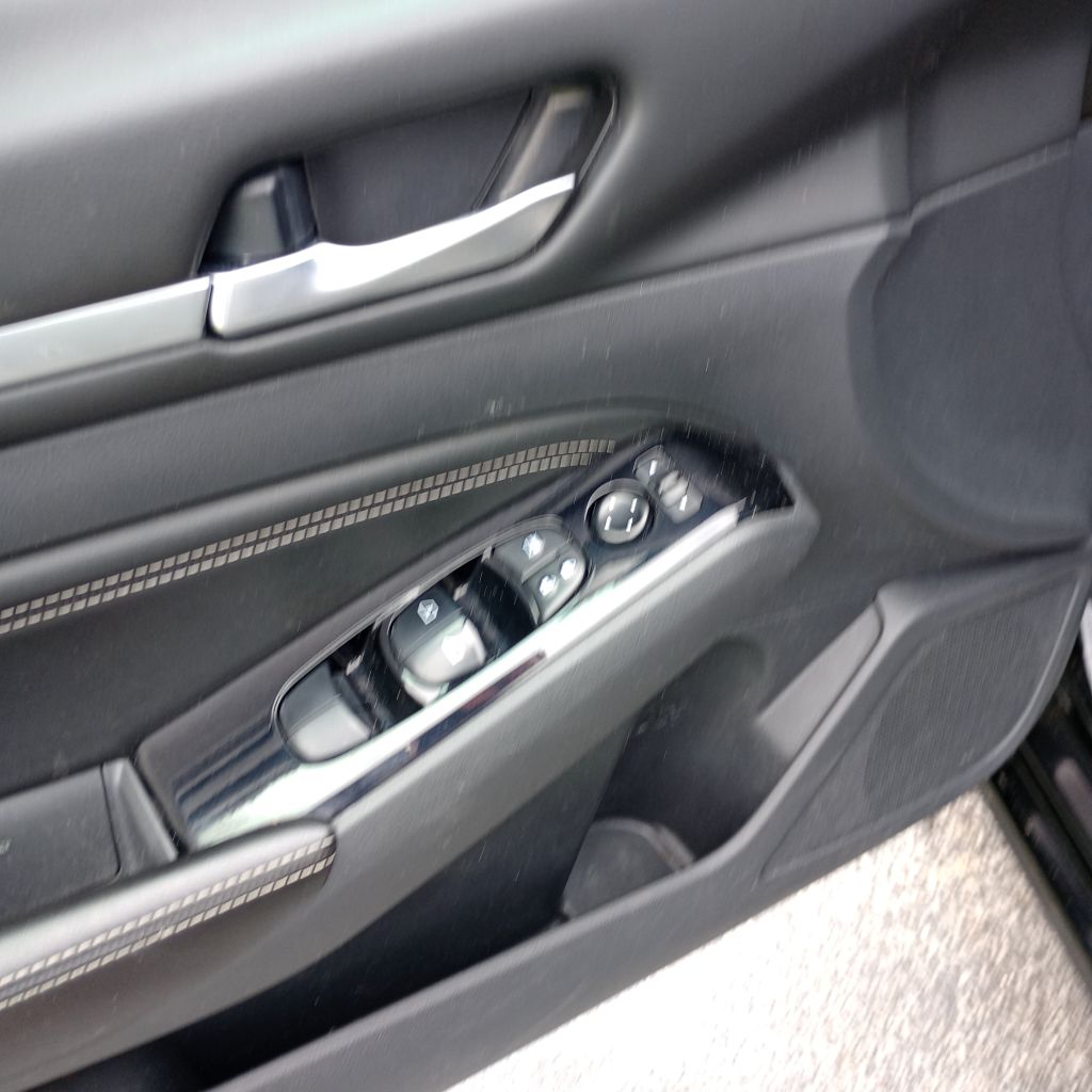 Photo 12 of this NISSAN ALTIMA