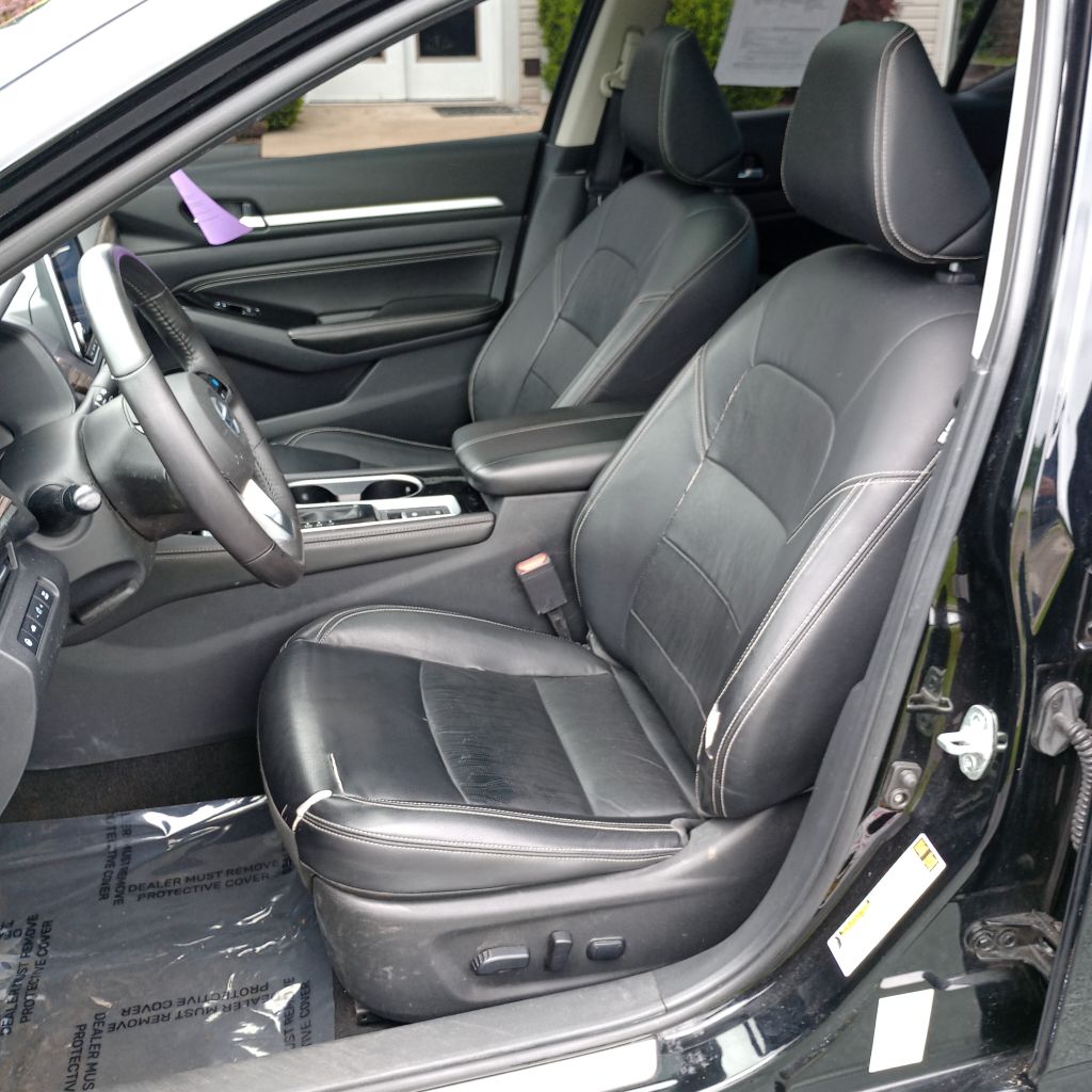 Photo 15 of this NISSAN ALTIMA