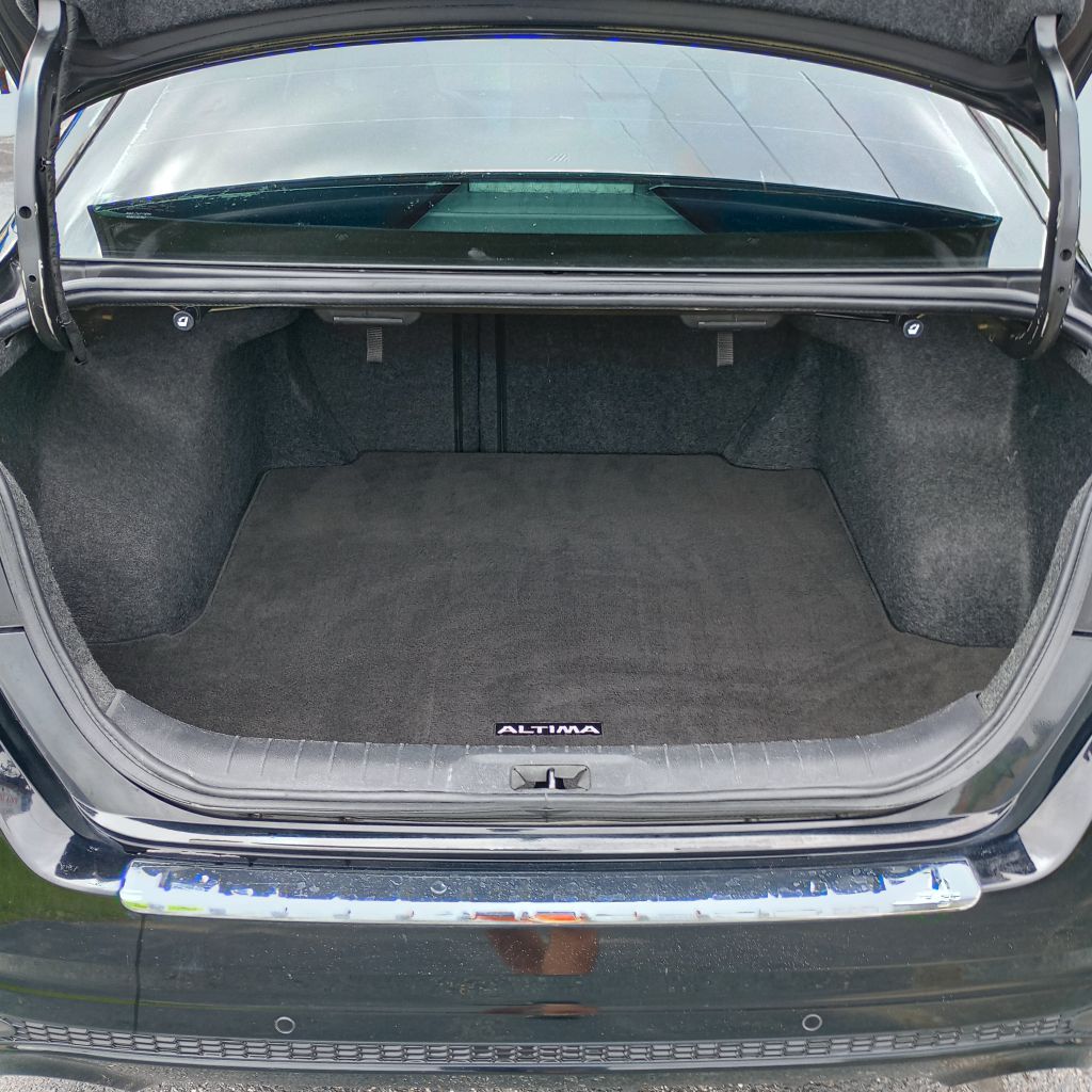 Photo 19 of this NISSAN ALTIMA