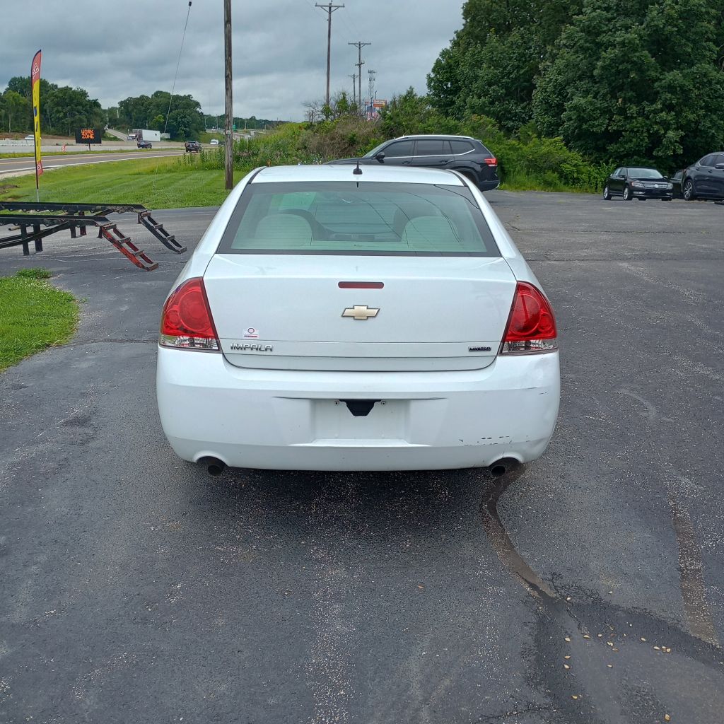 Photo 4 of this CHEVROLET IMPALA LIMITED