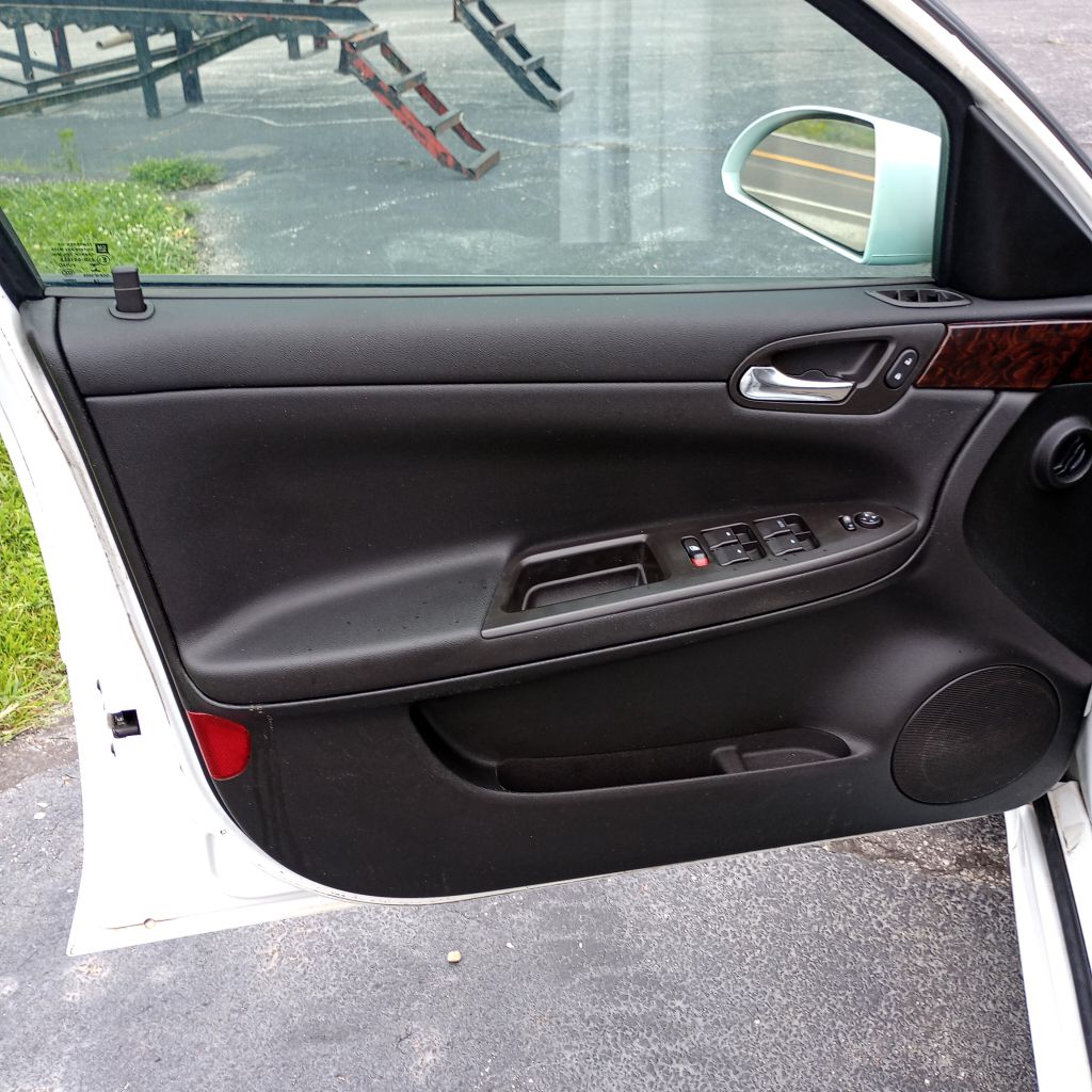 Photo 11 of this CHEVROLET IMPALA LIMITED
