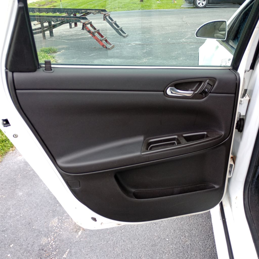 Photo 15 of this CHEVROLET IMPALA LIMITED