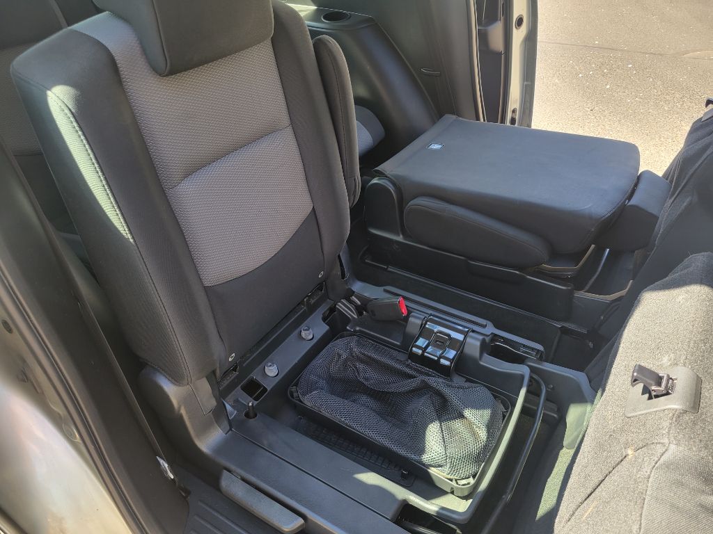 Photo 20 of this MAZDA MAZDA5