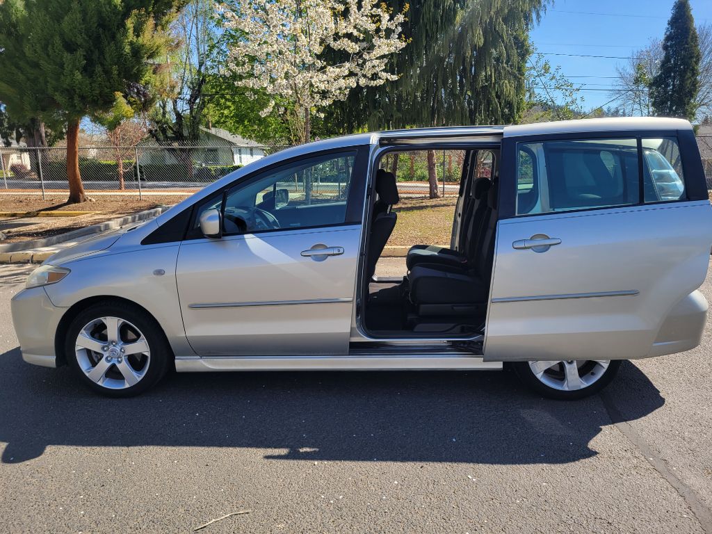 Photo 3 of this MAZDA MAZDA5