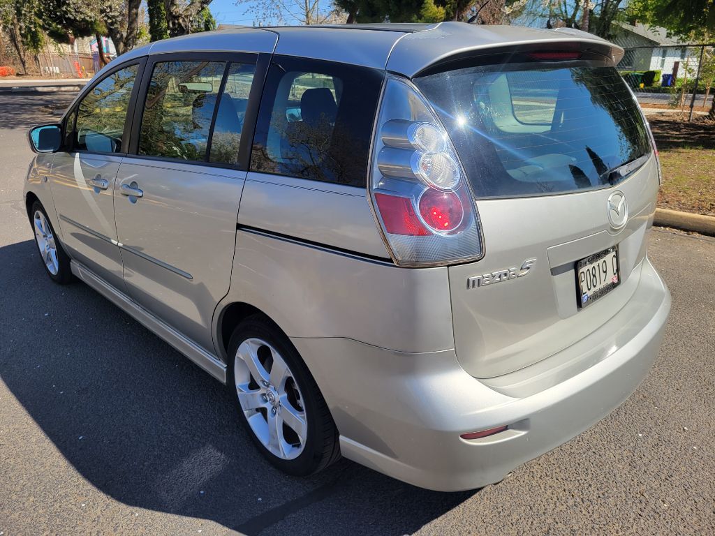 Photo 4 of this MAZDA MAZDA5