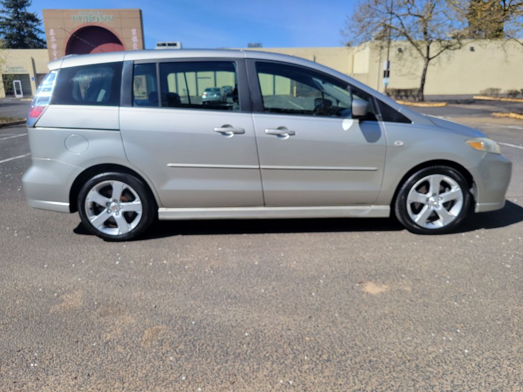 Photo 7 of this MAZDA MAZDA5
