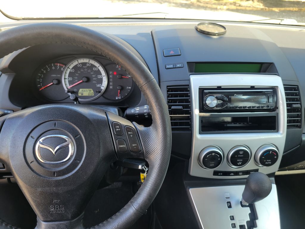 Photo 12 of this MAZDA MAZDA5