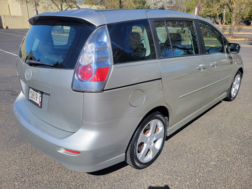 Photo 6 of this MAZDA MAZDA5