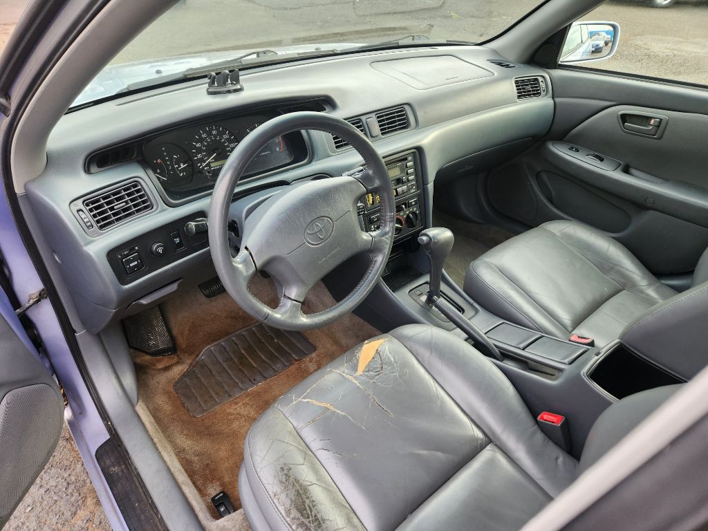 Photo 9 of this TOYOTA CAMRY