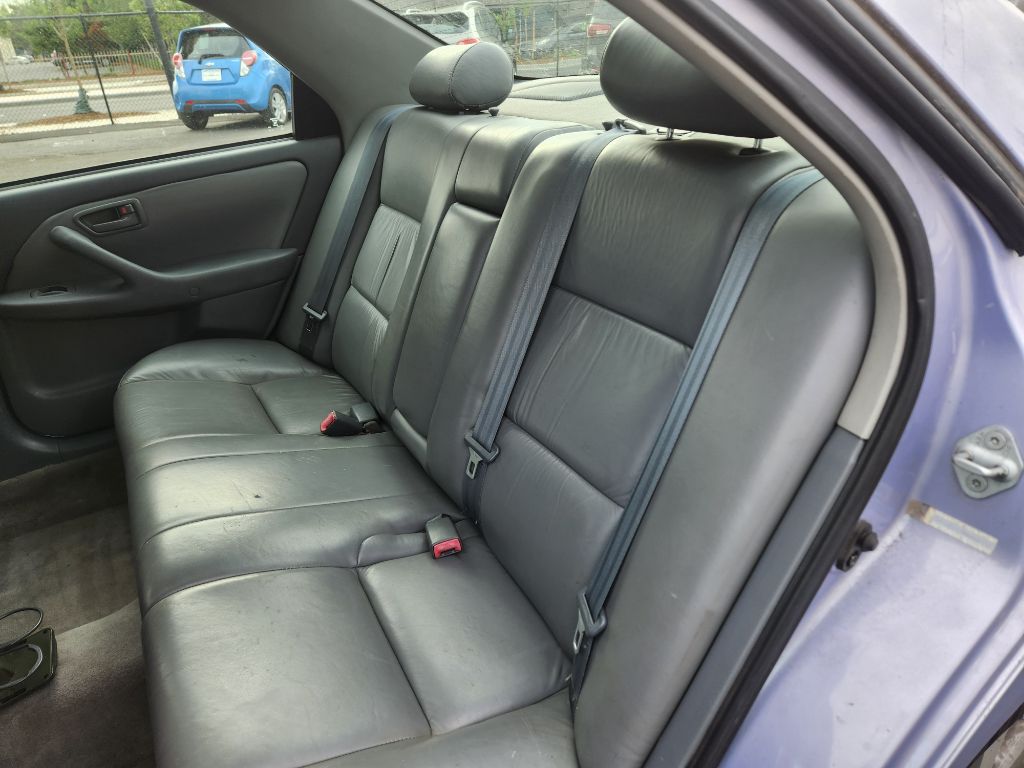 Photo 13 of this TOYOTA CAMRY