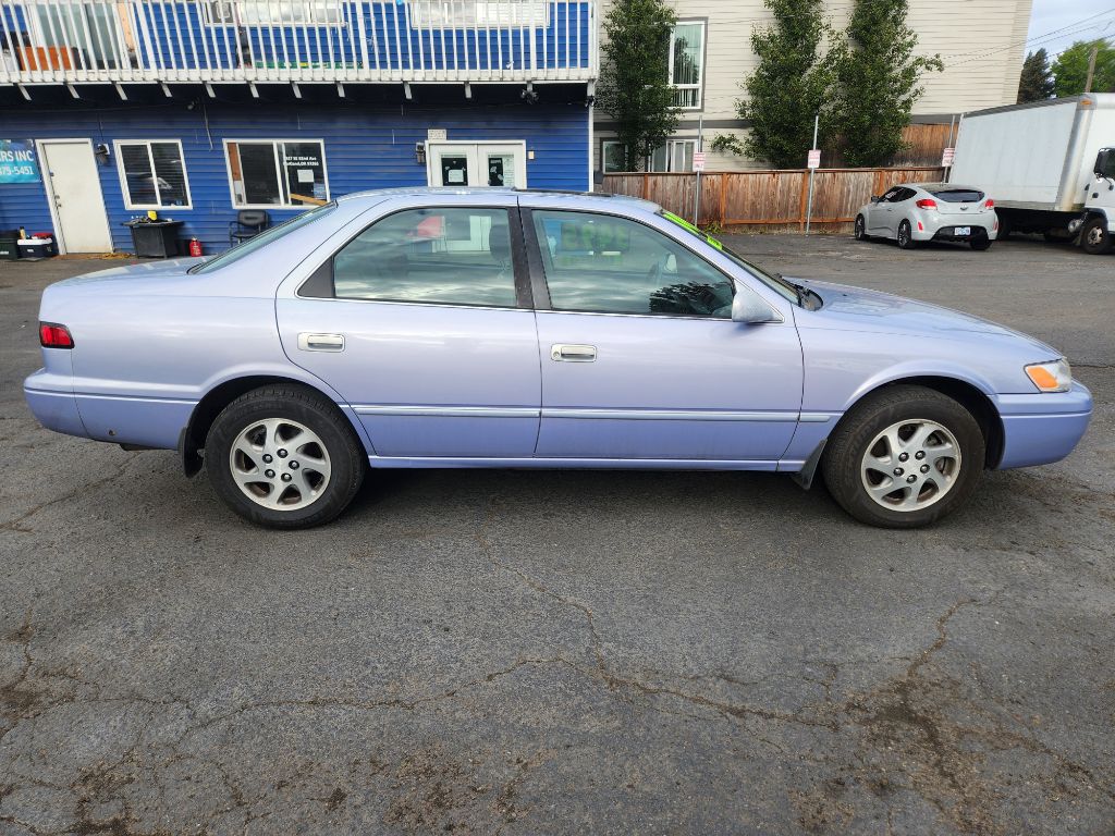 Photo 6 of this TOYOTA CAMRY