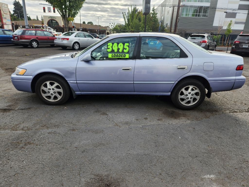 Photo 2 of this TOYOTA CAMRY