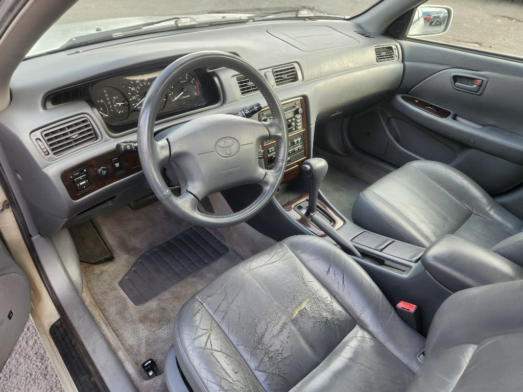 Photo 8 of this TOYOTA CAMRY