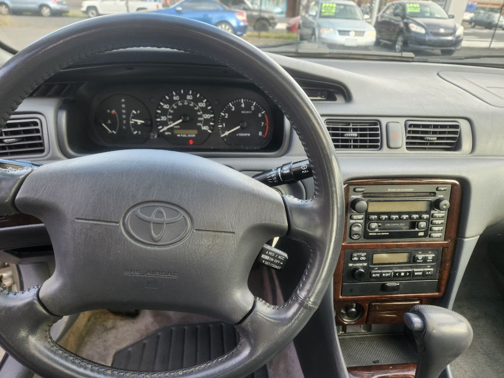 Photo 10 of this TOYOTA CAMRY