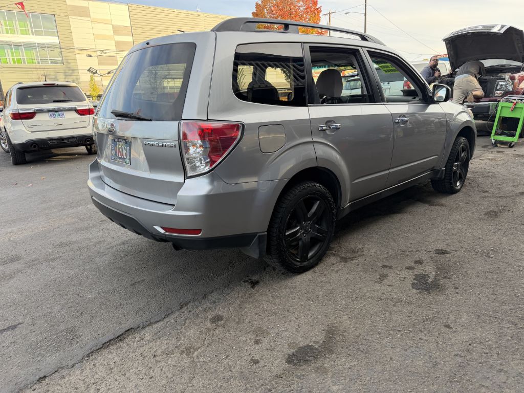 Photo 2 of this SUBARU FORESTER