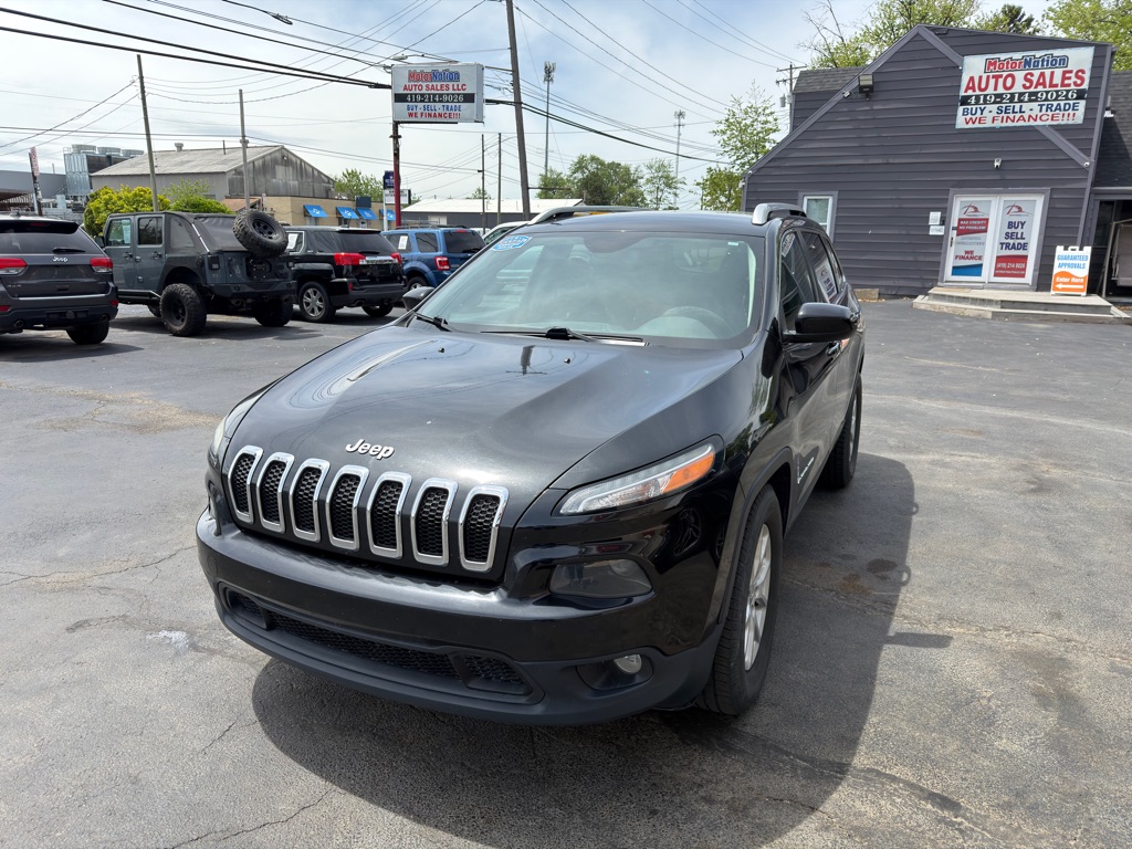 Photo 2 of this JEEP CHEROKEE
