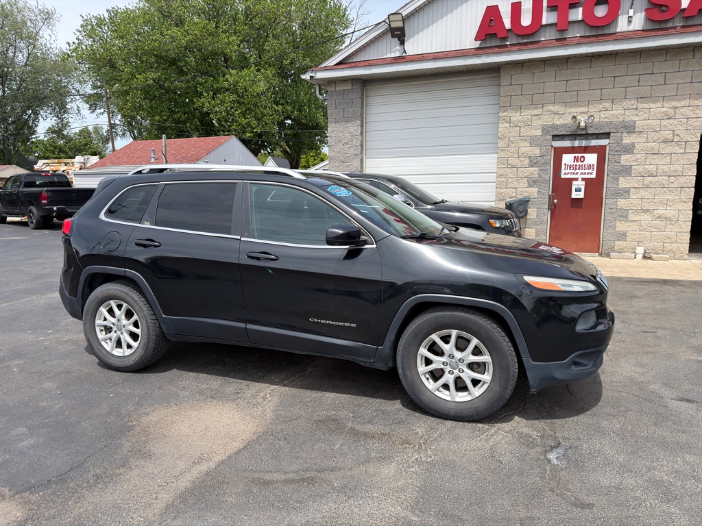 Photo 5 of this JEEP CHEROKEE