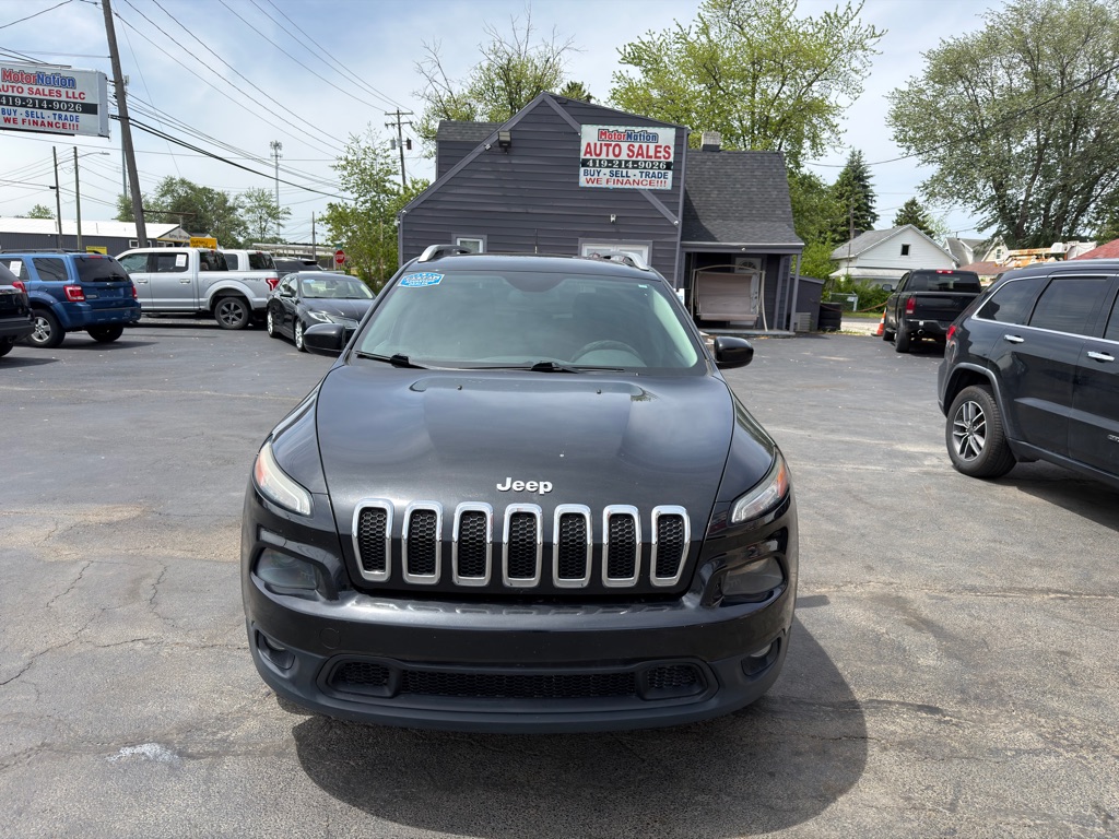 Photo 3 of this JEEP CHEROKEE