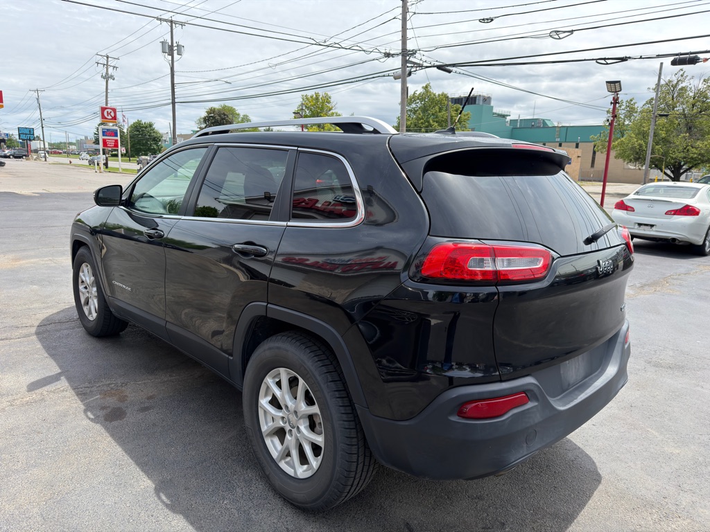 Photo 8 of this JEEP CHEROKEE