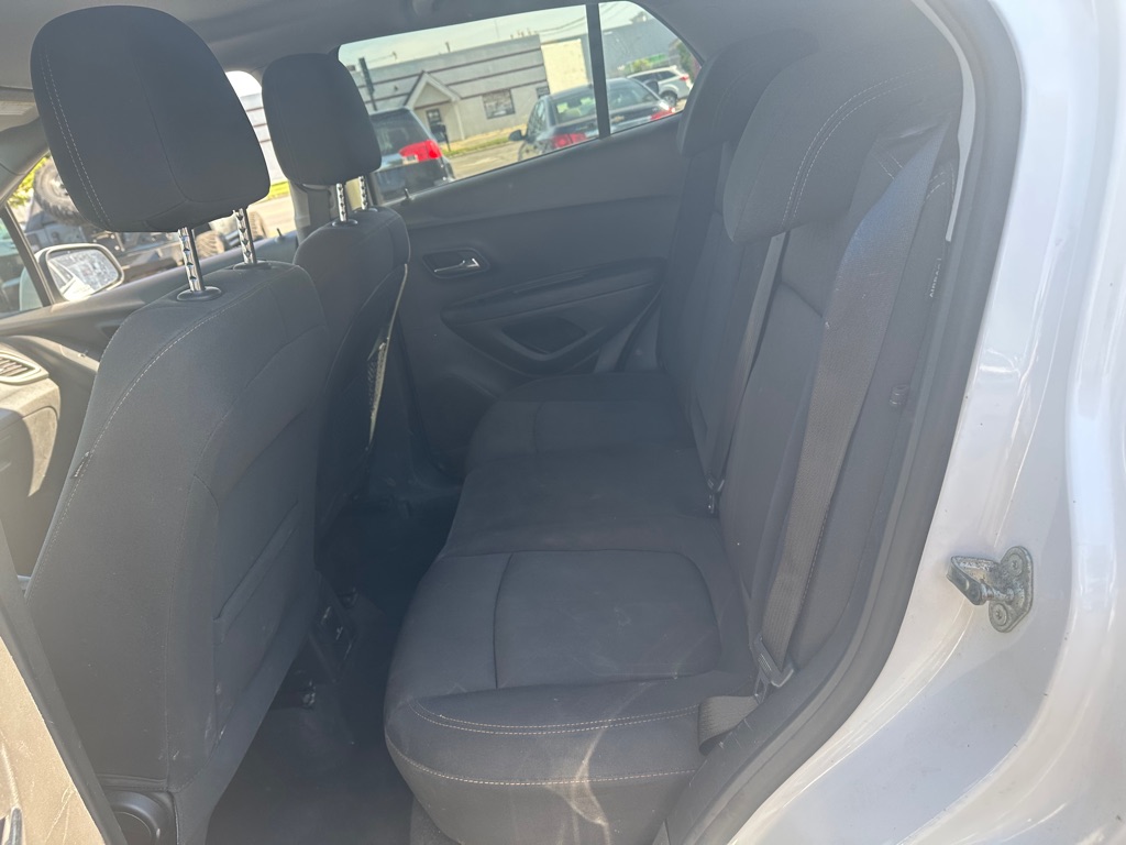 Photo 8 of this CHEVROLET TRAX
