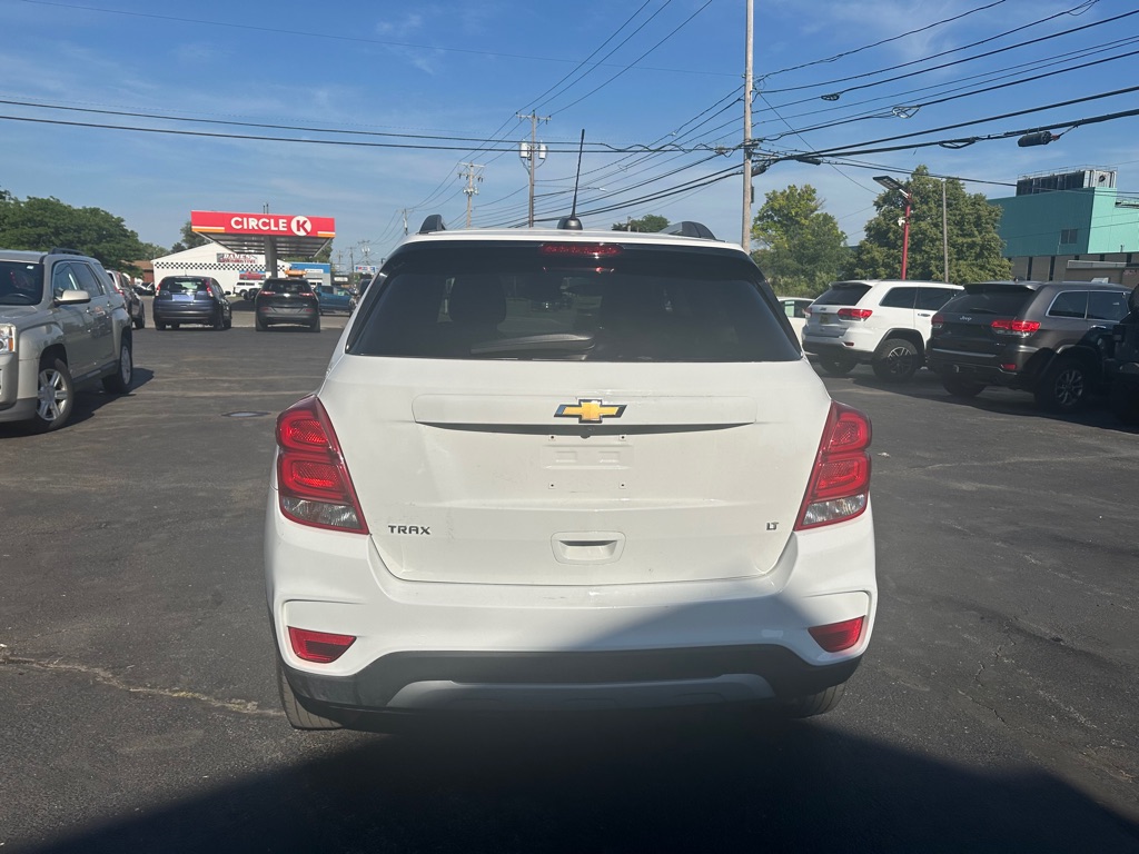 Photo 6 of this CHEVROLET TRAX