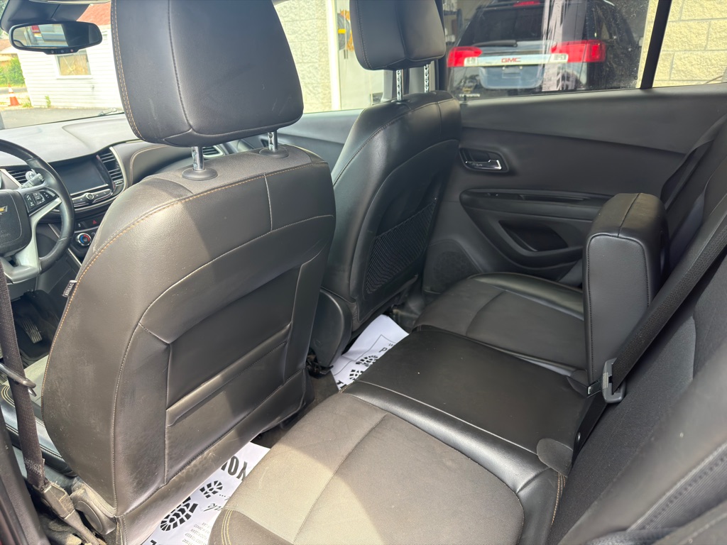 Photo 10 of this CHEVROLET TRAX