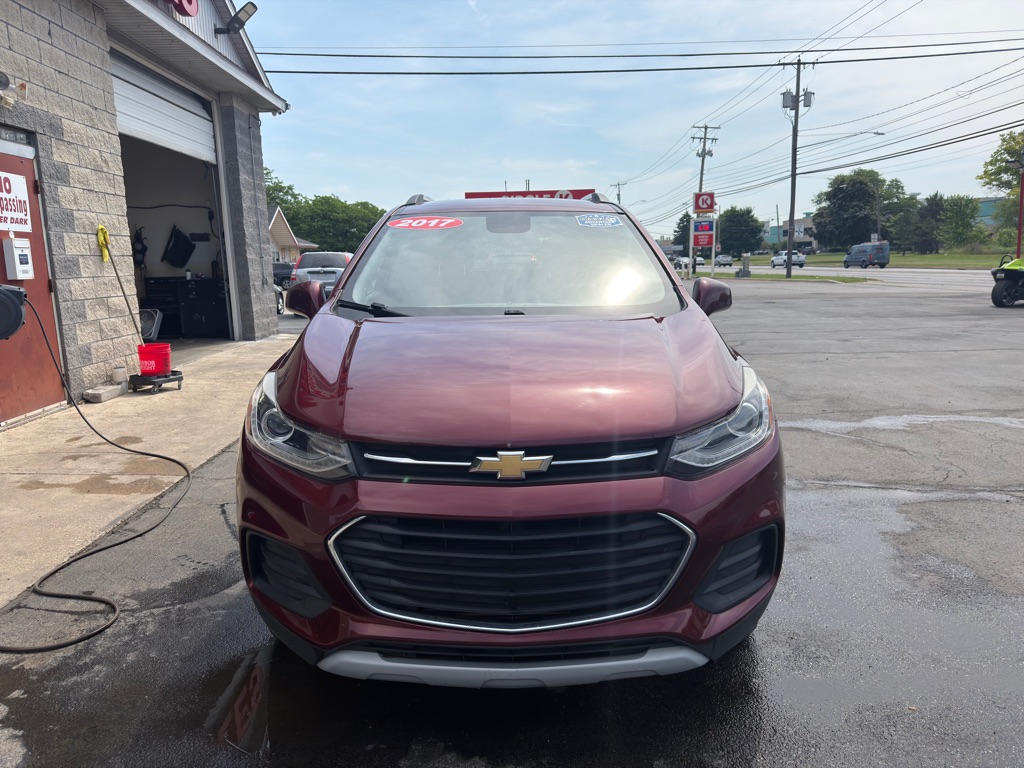 Photo 3 of this CHEVROLET TRAX
