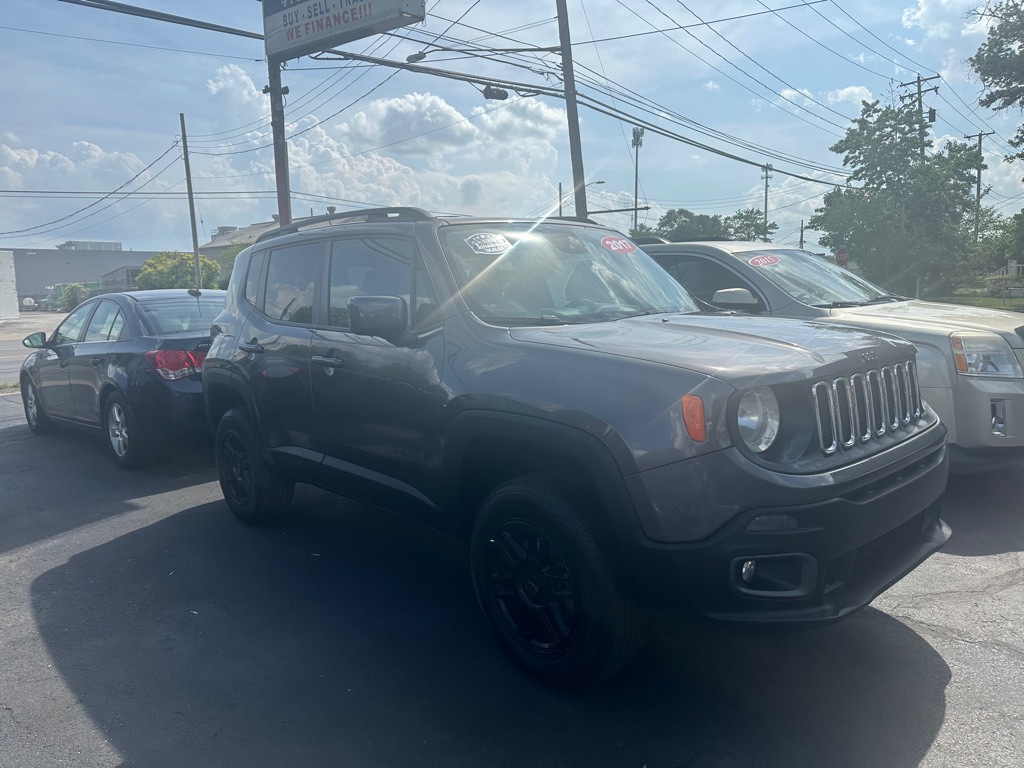 Photo 4 of this JEEP RENEGADE