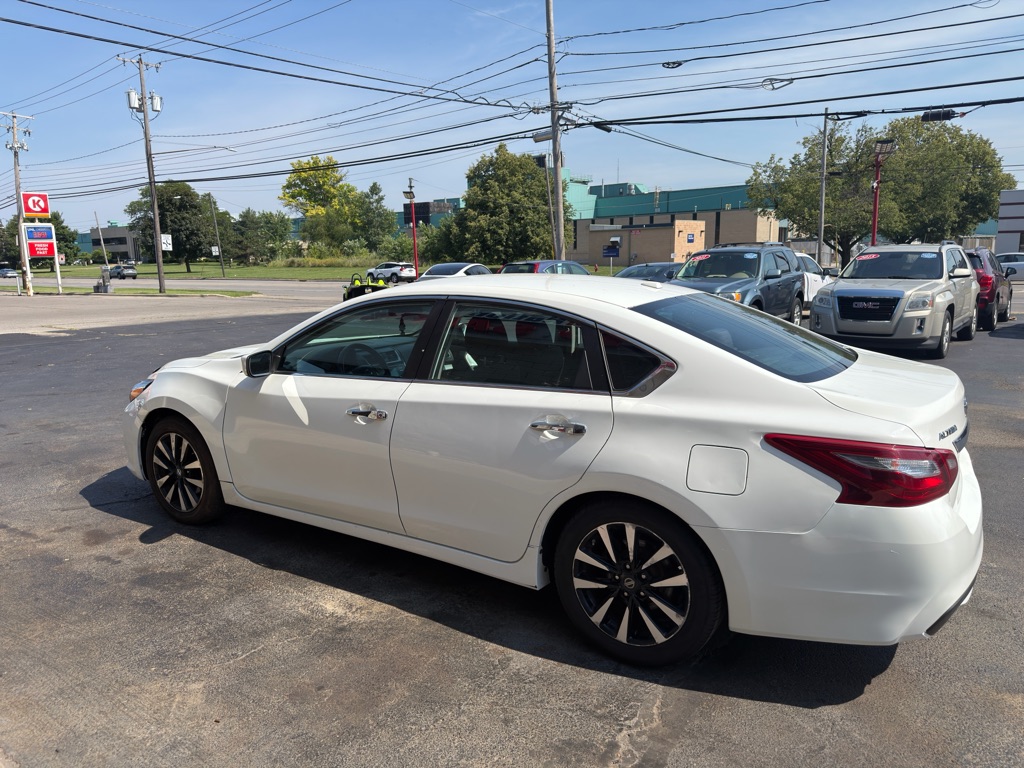 Photo 4 of this NISSAN ALTIMA