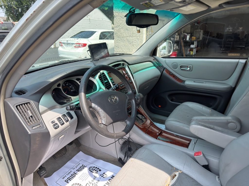 Photo 7 of this TOYOTA HIGHLANDER