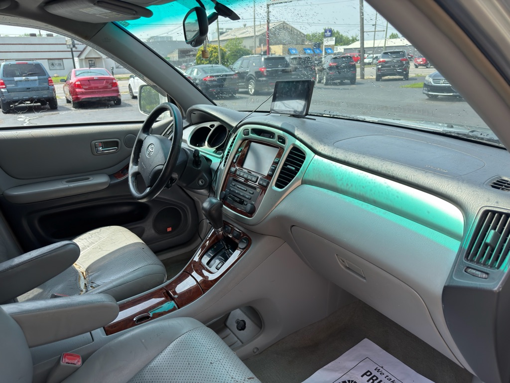 Photo 6 of this TOYOTA HIGHLANDER