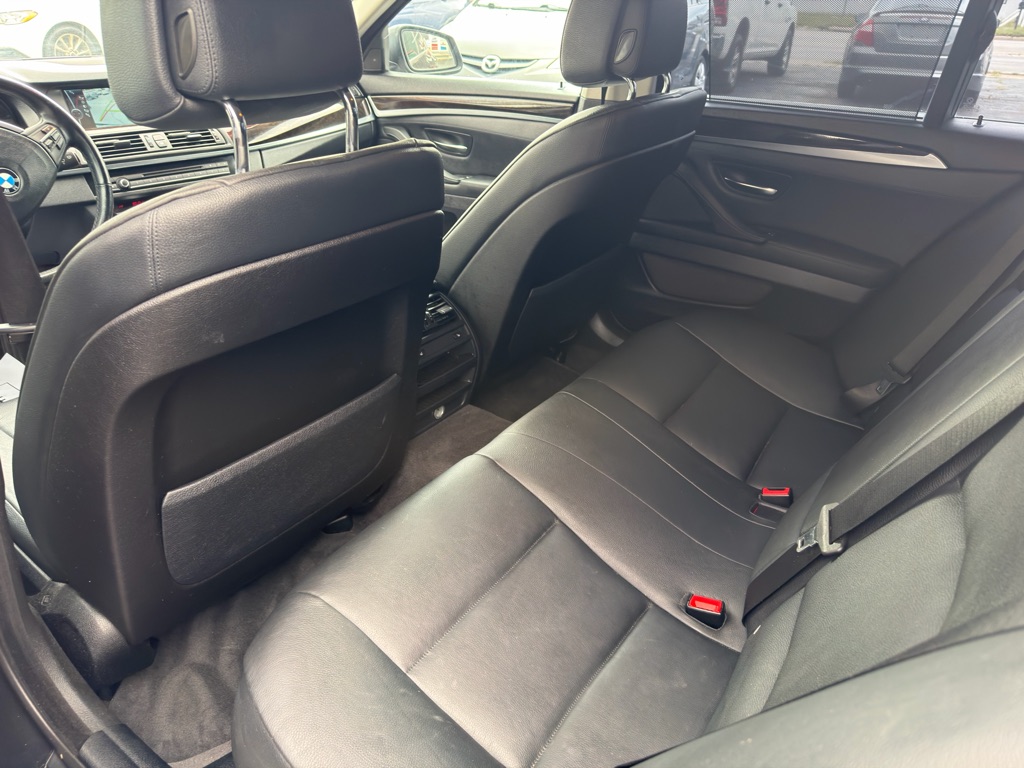 Photo 10 of this BMW 535