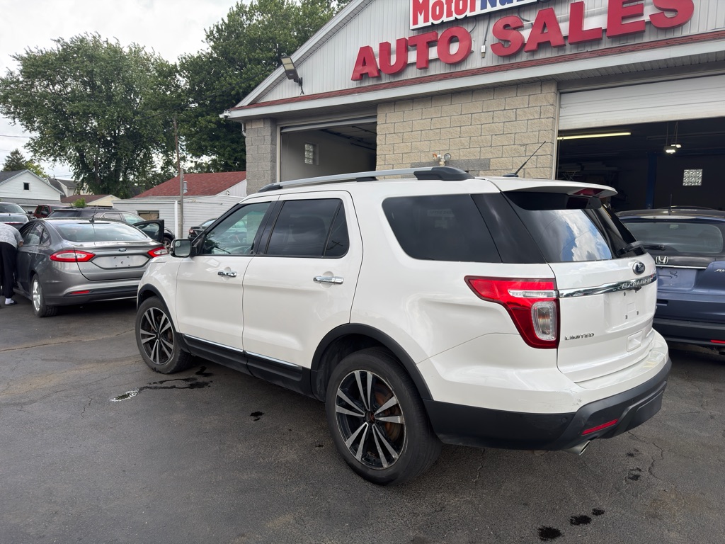 Photo 4 of this FORD EXPLORER