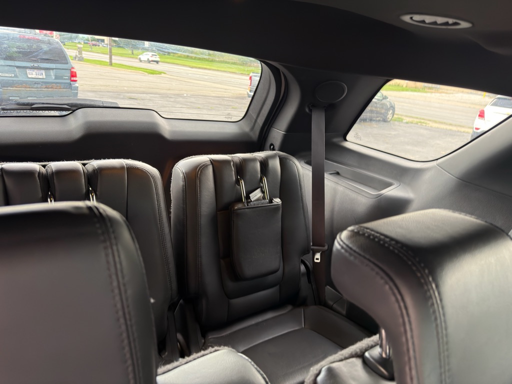 Photo 11 of this FORD EXPLORER