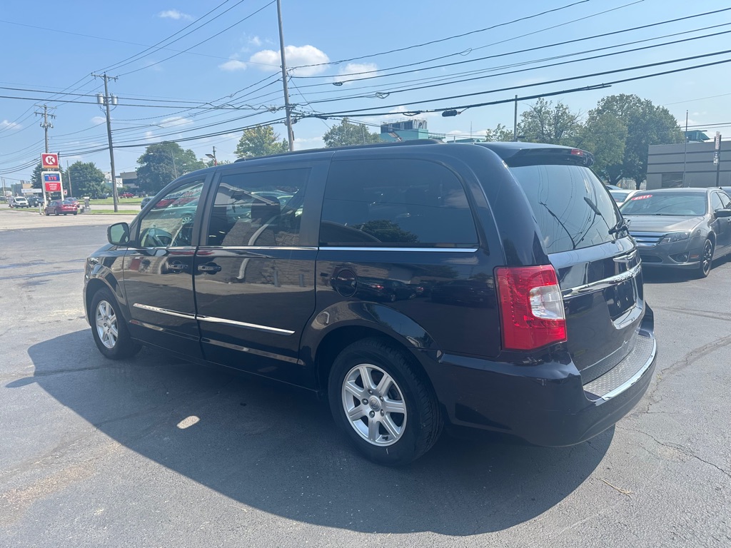 Photo 5 of this CHRYSLER TOWN AND COUNTR