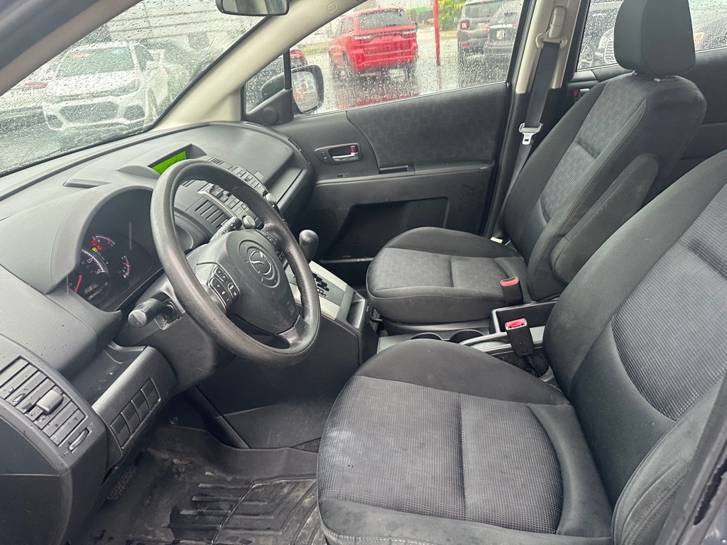 Photo 10 of this MAZDA MAZDA5