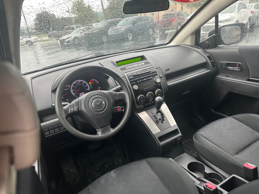 Photo 9 of this MAZDA MAZDA5