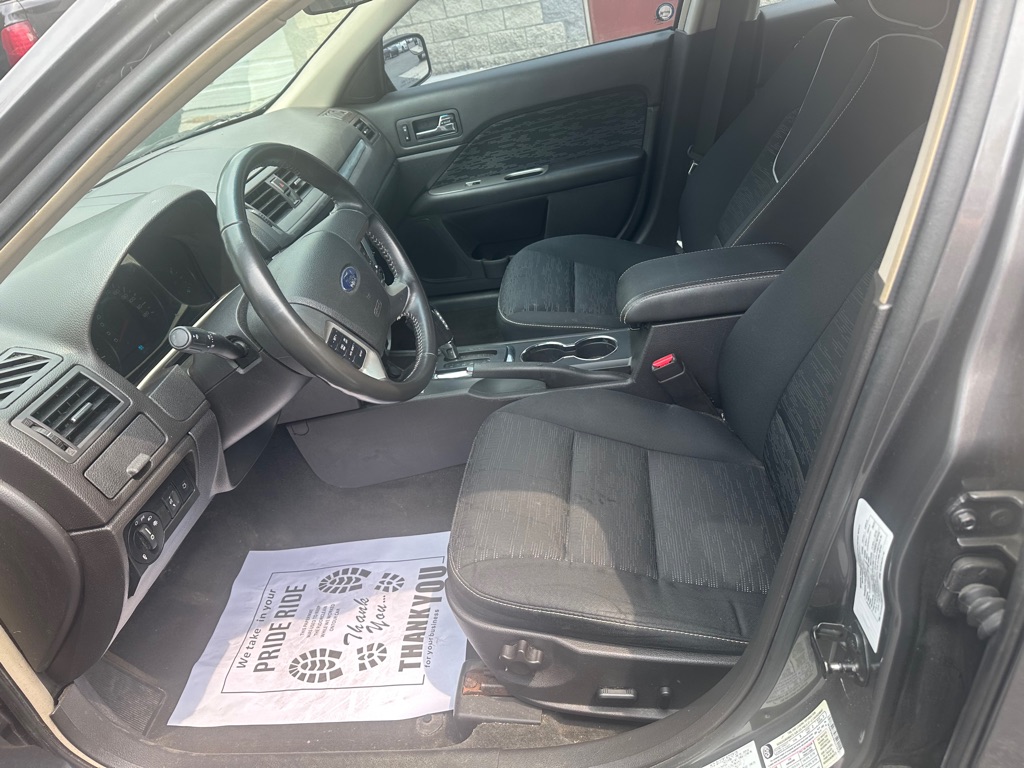 Photo 9 of this FORD FUSION