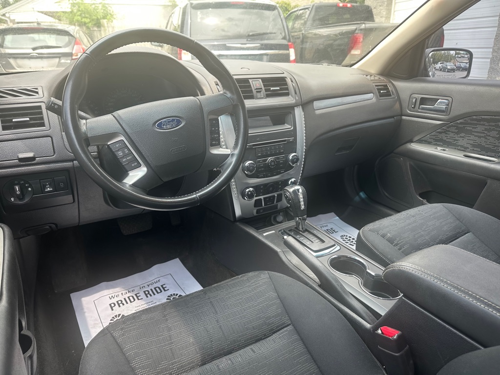 Photo 8 of this FORD FUSION