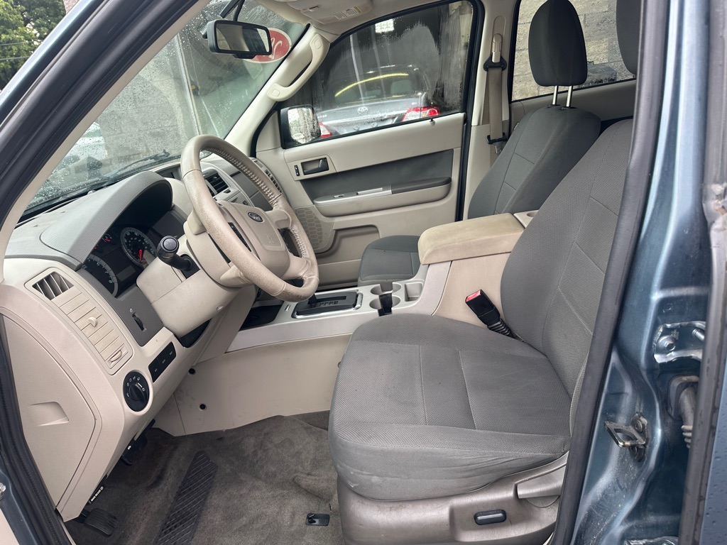 Photo 10 of this FORD ESCAPE
