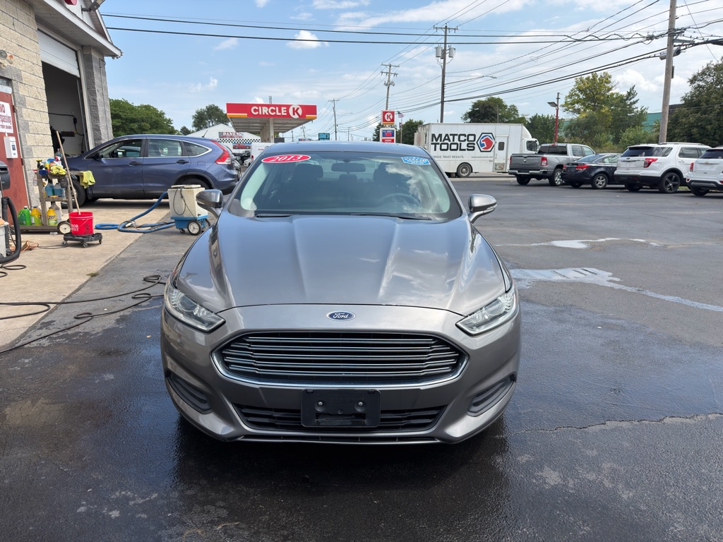 Photo 2 of this FORD FUSION