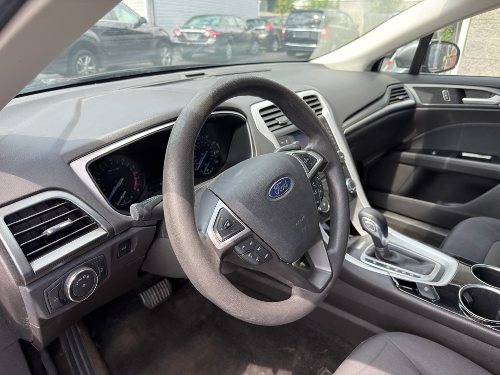 Photo 9 of this FORD FUSION