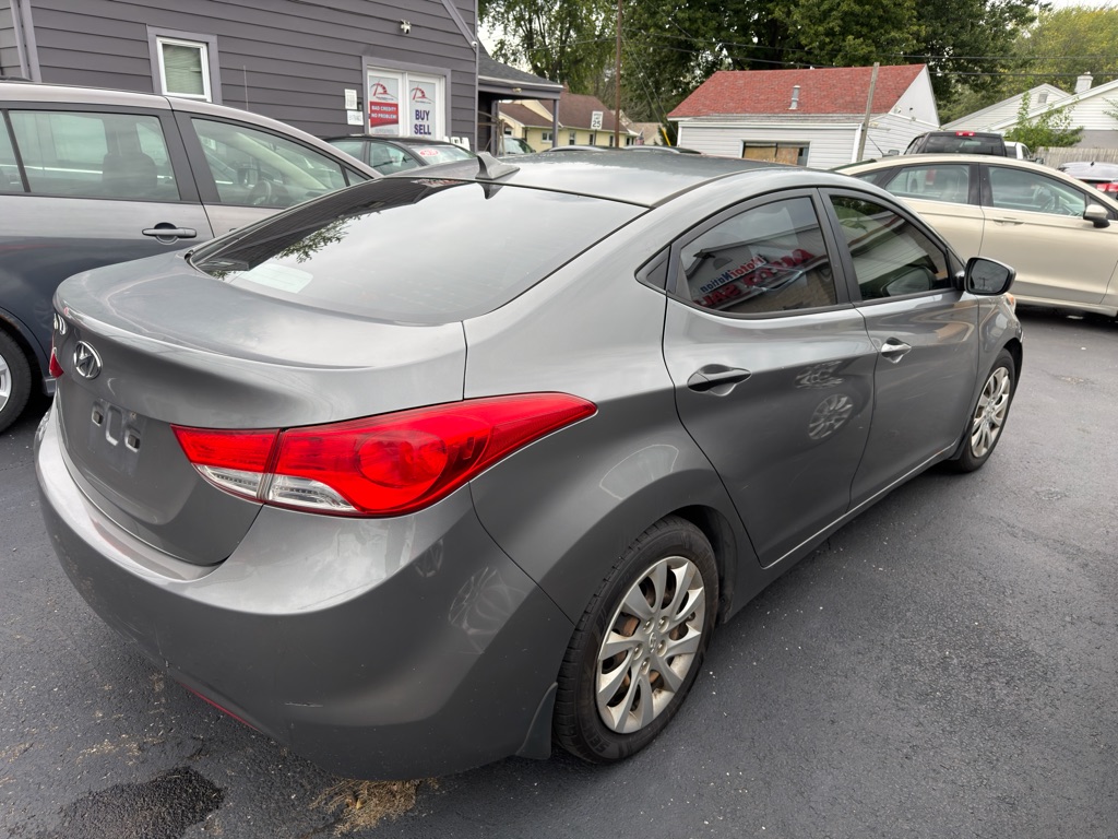 Photo 6 of this HYUNDAI ELANTRA