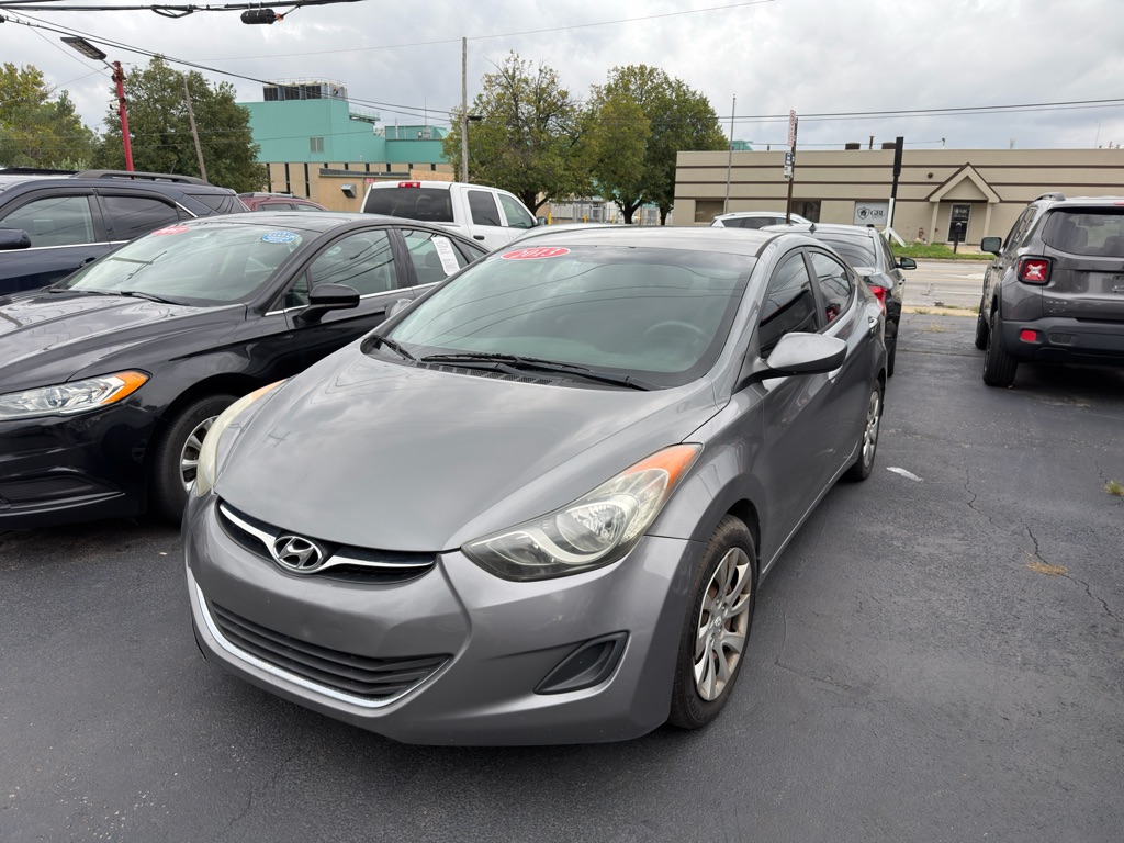 Photo 3 of this HYUNDAI ELANTRA